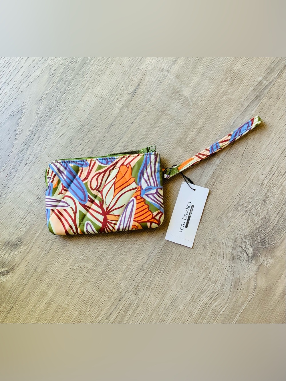 NWT📚 Vera Bradley Ultralight Essential Zip Wristlet OS